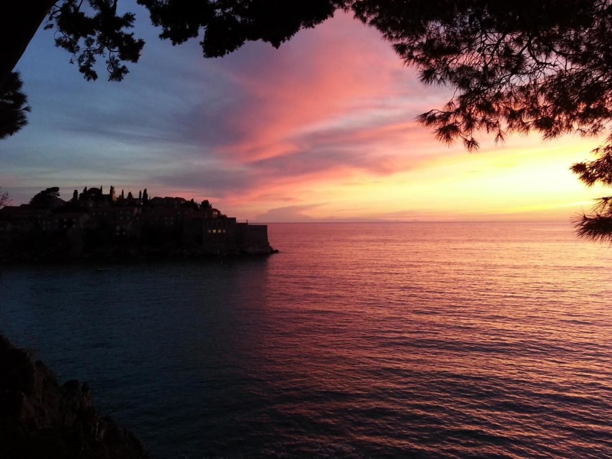 Гостевой дом Villa Sara Guesthouse Свети-Стефан