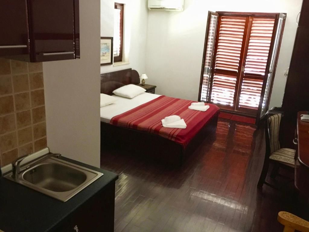 Гостевой дом Villa Sara Guesthouse Свети-Стефан